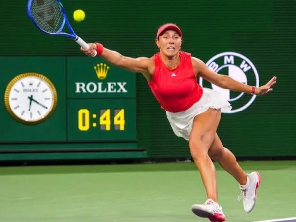 Salah satu petenis paling konsisten di turnamen WTA , Jessica Pegula sukses mengantongi kemenangan ketujuh berturut-turut dengan meyakinkan di Indian Wells Open (BNP Paribas Open) musim 2025.