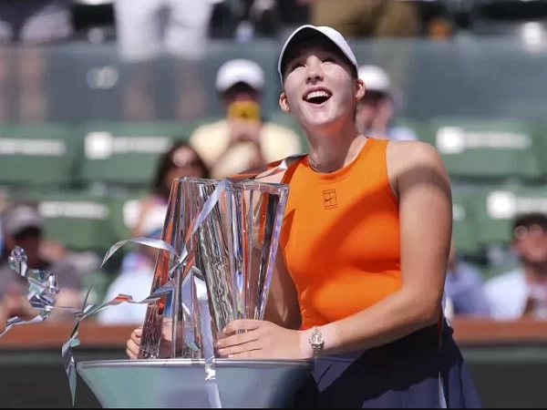 Petenis peringkat 11 dunia, Mirra Andreeva berhasil menyabet gelar turnamen WTA level 1000 untuk kali kedua secara beruntun di Indian Wells Open (BNP Paribas Open) musim 2025.